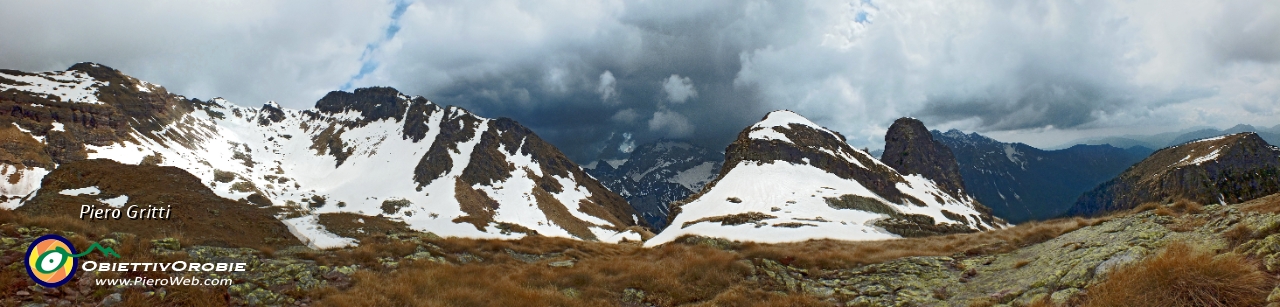 72 Panoramica dal Pietra Quadra al Mencucca.jpg